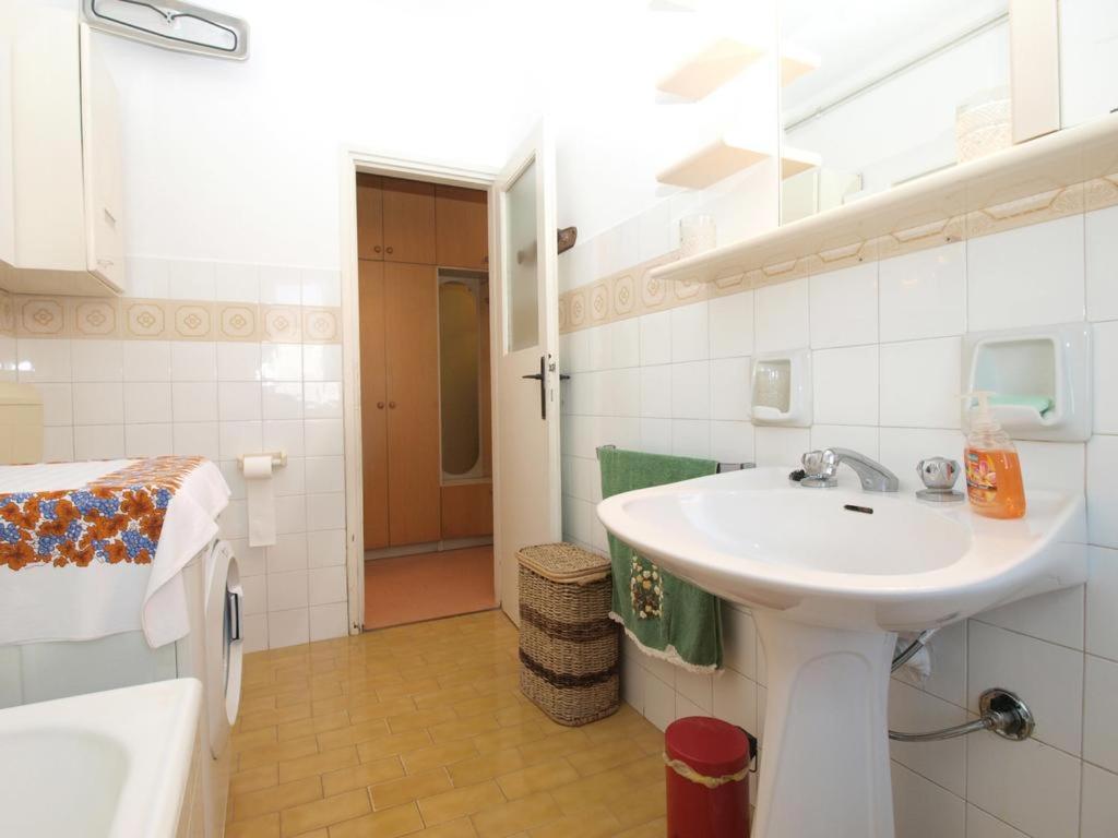 Leni Apartment *